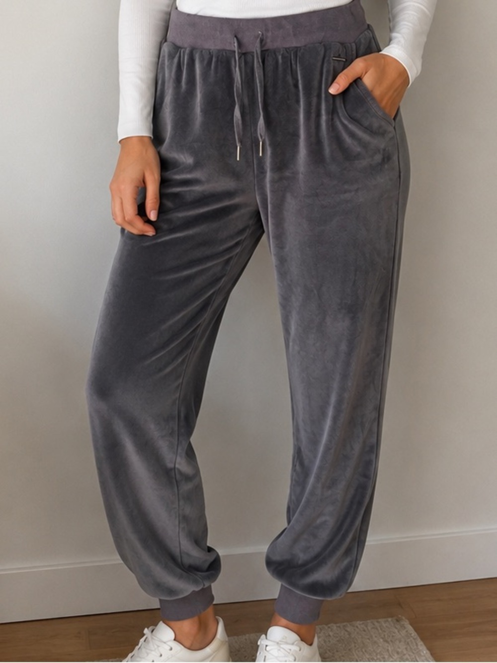 La Vie en Rose Velour Jogger Lounge Pants Gray Size M Soft Plush Athleisure